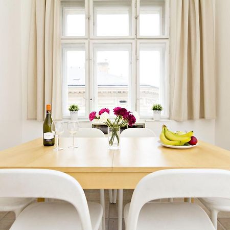 Apartments With 2 Bathrooms- 5 Minutes From Old Town - 102 M2 ปราก ภายนอก รูปภาพ