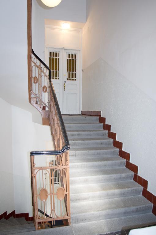 Apartments With 2 Bathrooms- 5 Minutes From Old Town - 102 M2 ปราก ภายนอก รูปภาพ