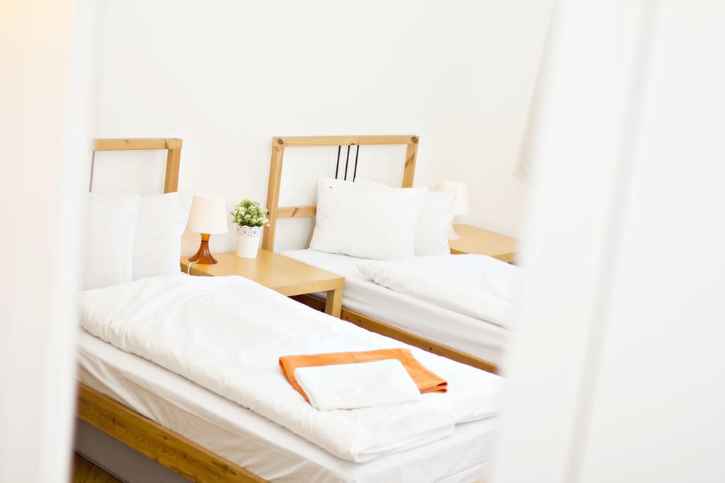 Apartments With 2 Bathrooms- 5 Minutes From Old Town - 102 M2 ปราก ภายนอก รูปภาพ