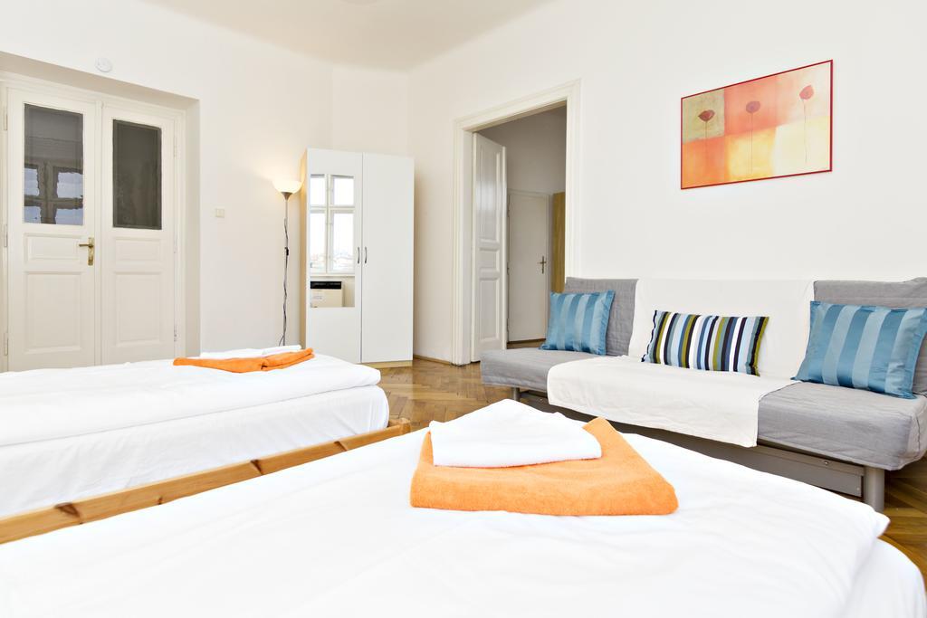 Apartments With 2 Bathrooms- 5 Minutes From Old Town - 102 M2 ปราก ภายนอก รูปภาพ