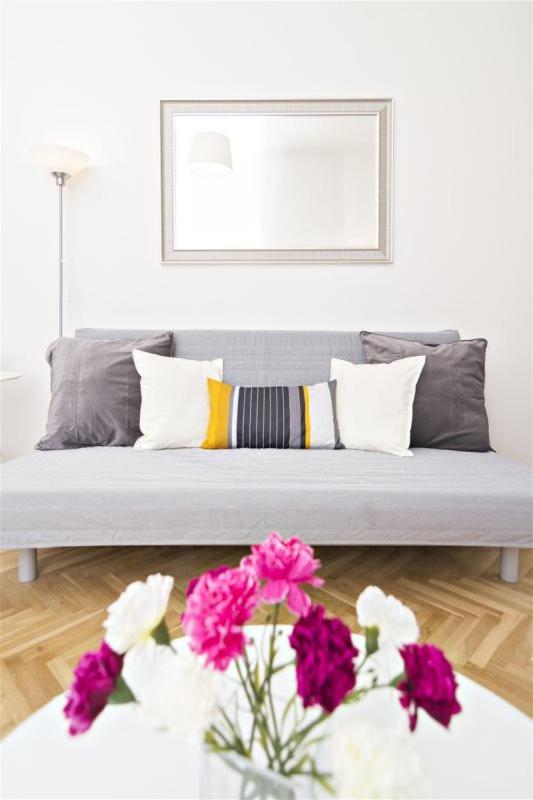 Apartments With 2 Bathrooms- 5 Minutes From Old Town - 102 M2 ปราก ภายนอก รูปภาพ