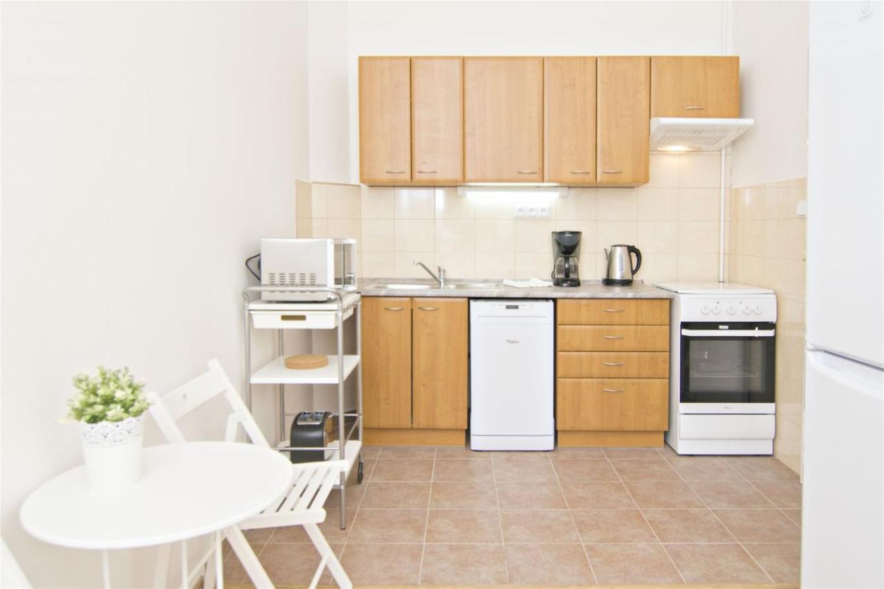 Apartments With 2 Bathrooms- 5 Minutes From Old Town - 102 M2 ปราก ภายนอก รูปภาพ