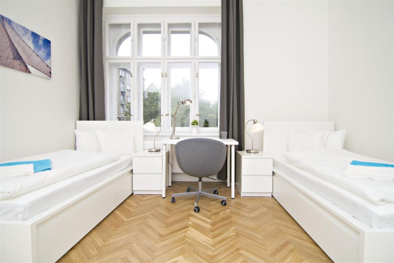 Apartments With 2 Bathrooms- 5 Minutes From Old Town - 102 M2 ปราก ภายนอก รูปภาพ