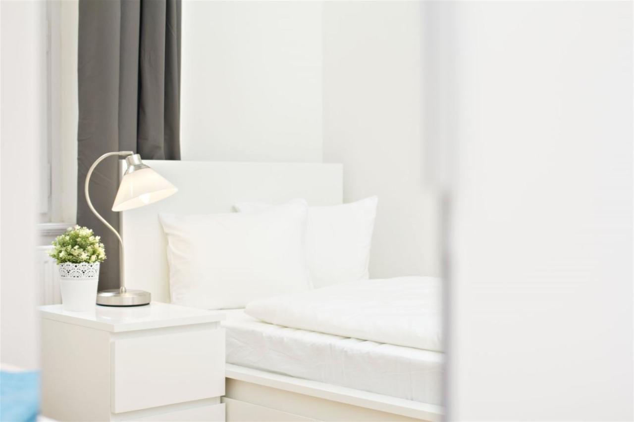 Apartments With 2 Bathrooms- 5 Minutes From Old Town - 102 M2 ปราก ภายนอก รูปภาพ