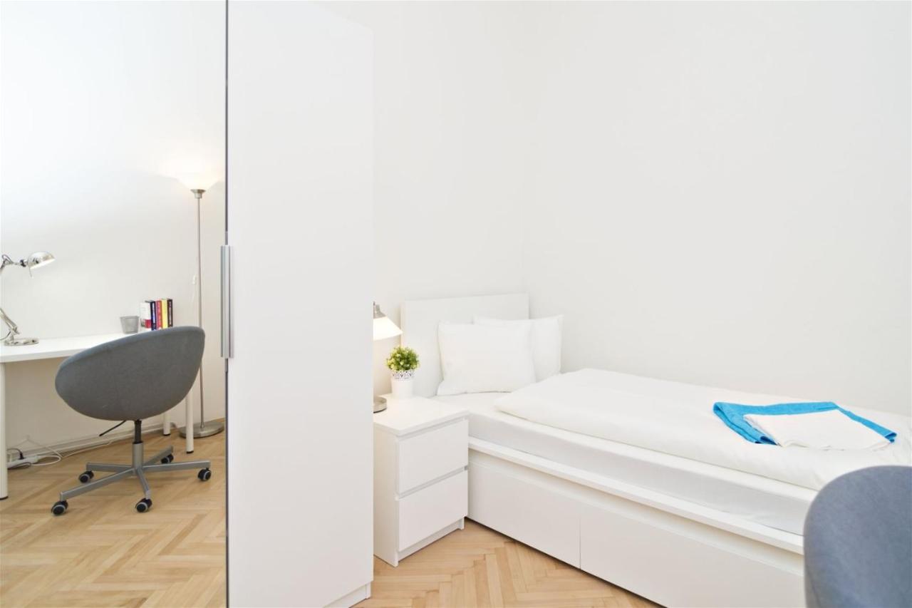 Apartments With 2 Bathrooms- 5 Minutes From Old Town - 102 M2 ปราก ภายนอก รูปภาพ