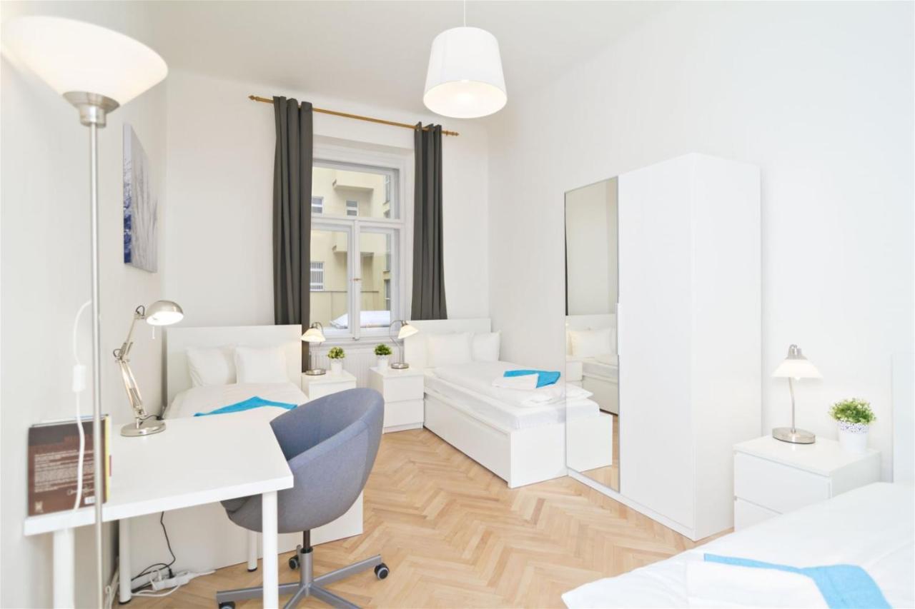 Apartments With 2 Bathrooms- 5 Minutes From Old Town - 102 M2 ปราก ภายนอก รูปภาพ