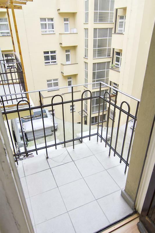 Apartments With 2 Bathrooms- 5 Minutes From Old Town - 102 M2 ปราก ภายนอก รูปภาพ