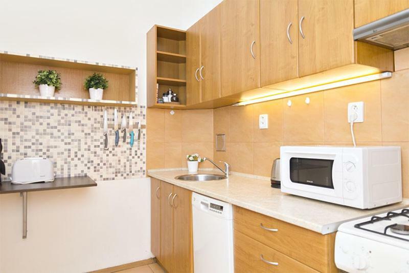 Apartments With 2 Bathrooms- 5 Minutes From Old Town - 102 M2 ปราก ภายนอก รูปภาพ