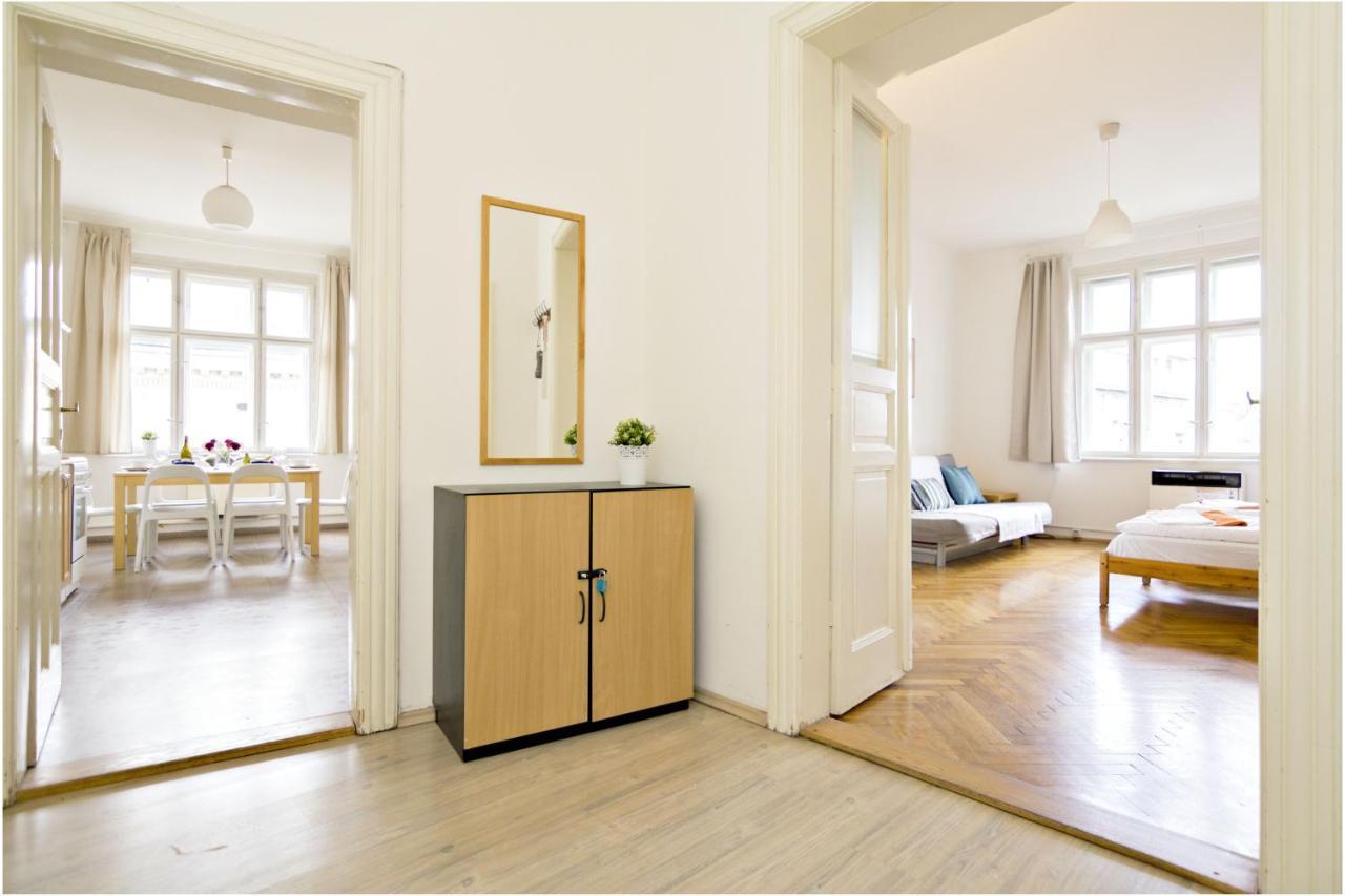Apartments With 2 Bathrooms- 5 Minutes From Old Town - 102 M2 ปราก ภายนอก รูปภาพ