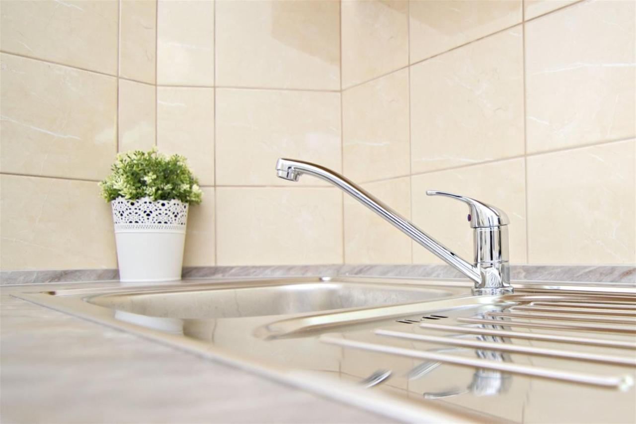 Apartments With 2 Bathrooms- 5 Minutes From Old Town - 102 M2 ปราก ภายนอก รูปภาพ